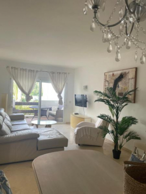 Apartment Costalita, direct beach access, ground floor, salt water pool, Estepona